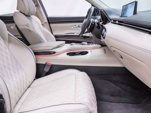 Certified 2023 Genesis GV70 3.5T Sport w/ Sport Prestige Package image 14