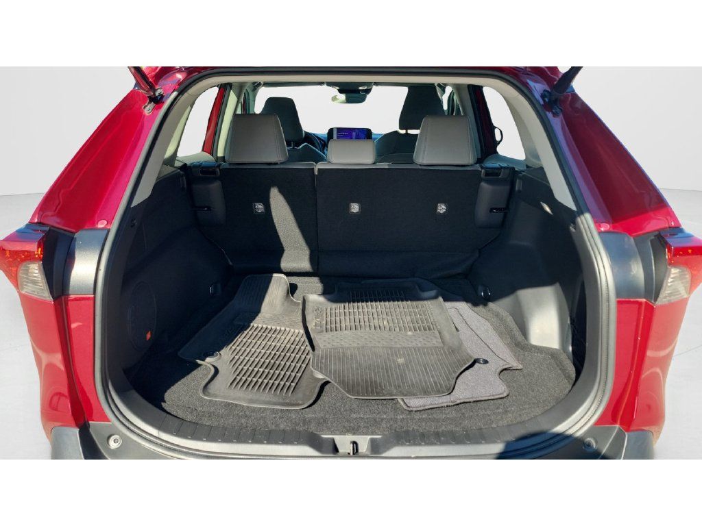 Used 2023 Toyota RAV4 Limited FWD image 9