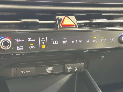 Used 2023 Kia Niro EX Touring FWD image 21
