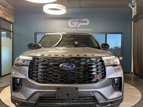 Used 2025 Ford Explorer ST w/ Sun And Sound Package AWD/4WD image 8