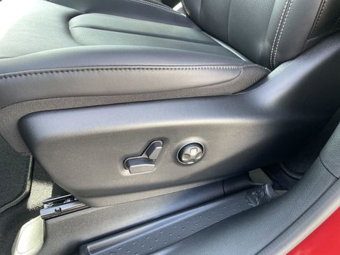 New 2026 Chrysler Pacifica Select image 12