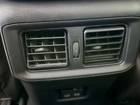 Used 2025 Toyota RAV4 XLE FWD image 27