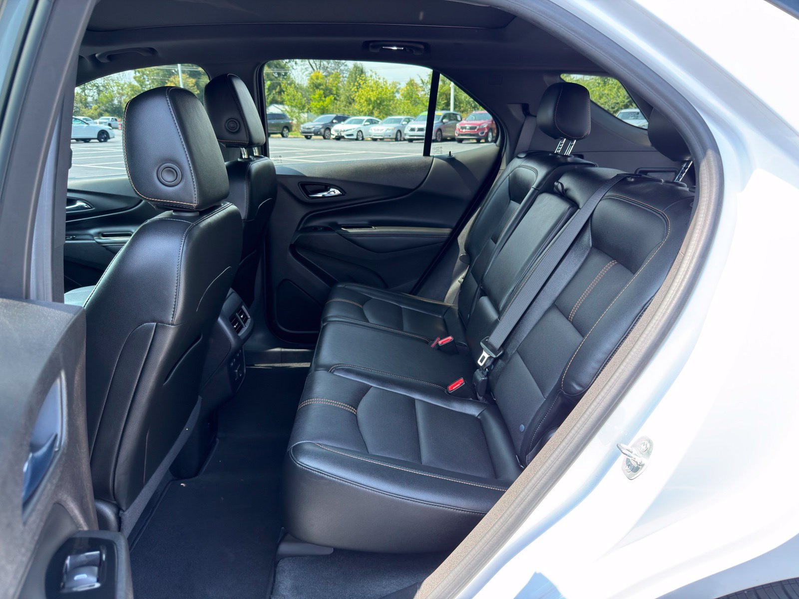 Used 2024 Chevrolet Equinox Premier FWD image 28