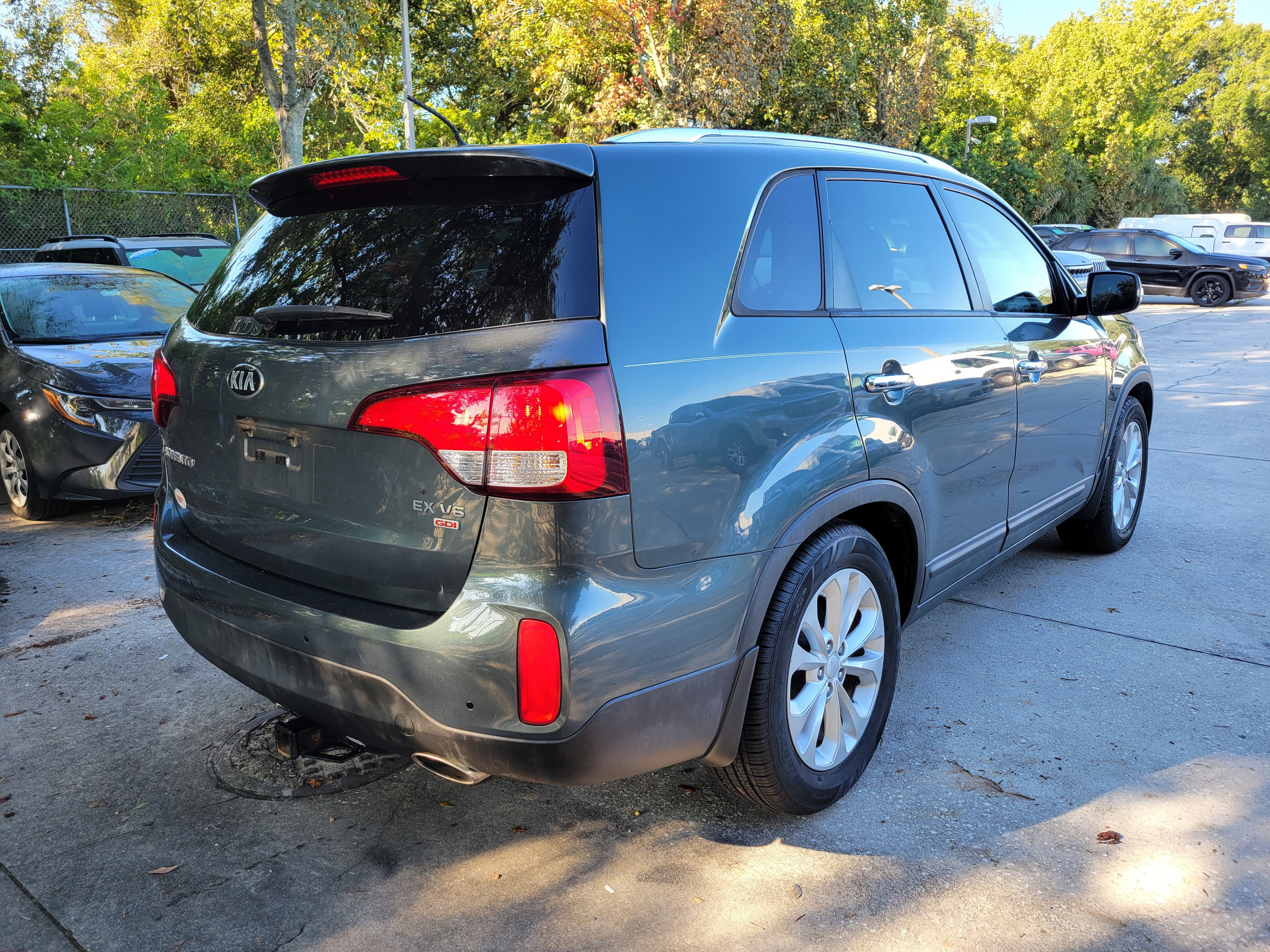 Used 2014 Kia Sorento EX w/ EX V6 Touring Package FWD image 2