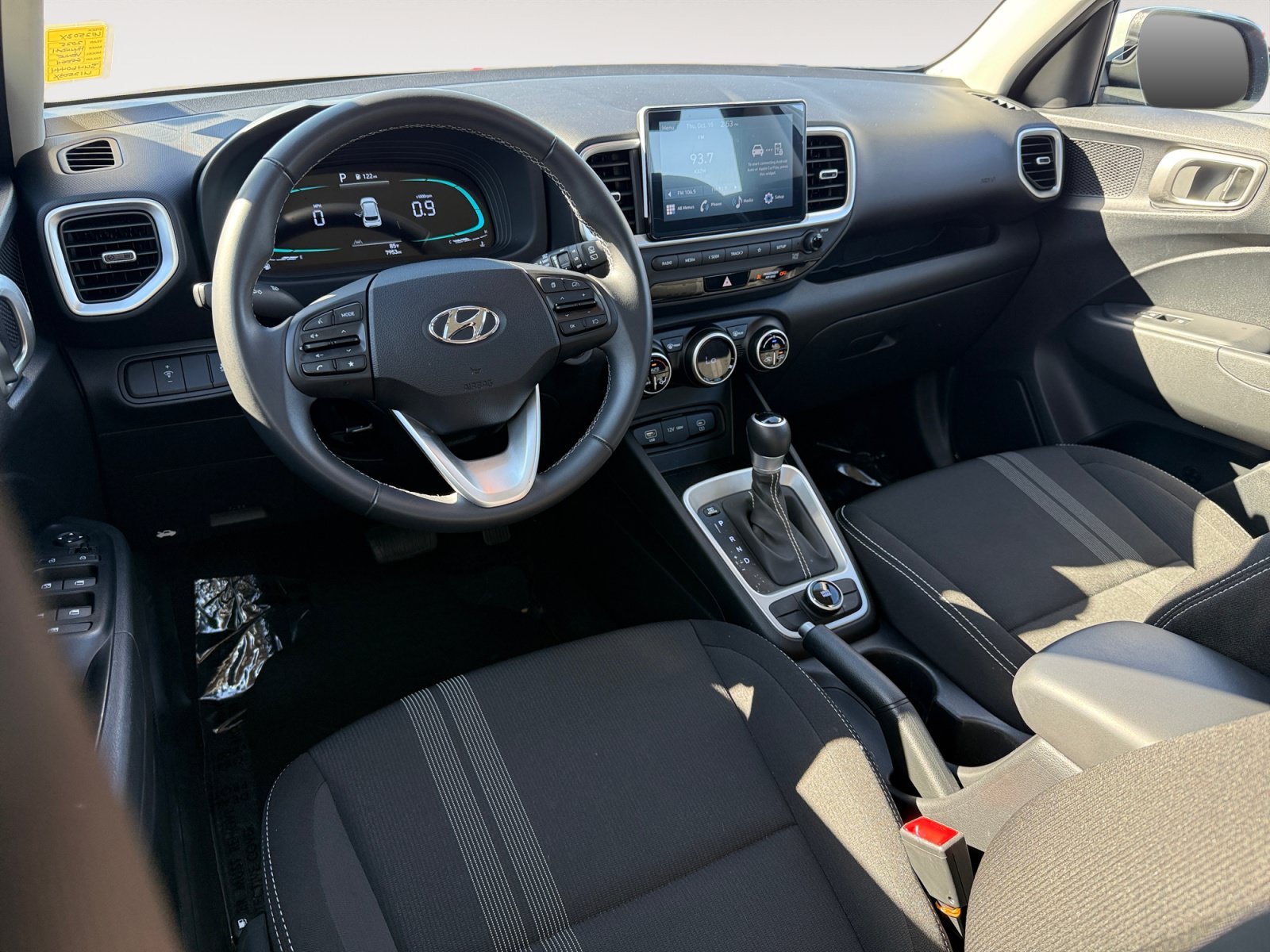 Certified 2025 Hyundai Venue SEL FWD image 15