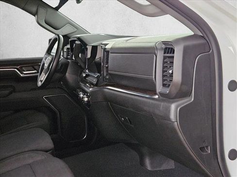 Used 2024 GMC Sierra 1500 SLE image 20