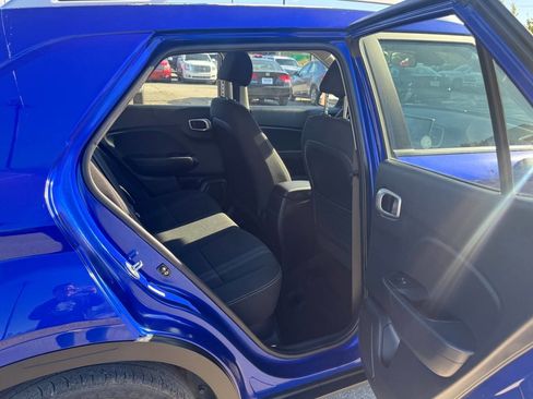 Used 2023 Hyundai Venue SEL image 15