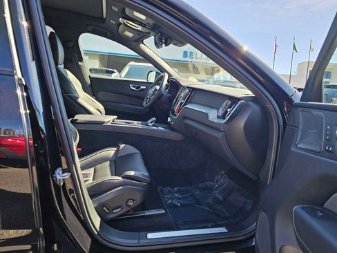 Certified 2024 Volvo XC60 T8 Ultimate w/ Protection Package Premier AWD/4WD image 12
