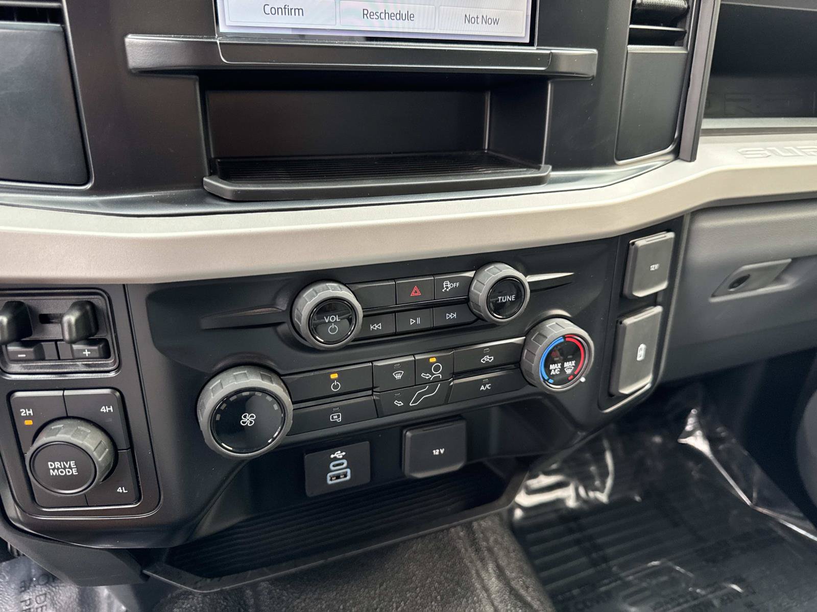 Used 2025 Ford F250 XL AWD/4WD image 23