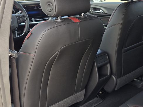 New 2026 Chevrolet Trax RS w/ Sunroof Package image 21