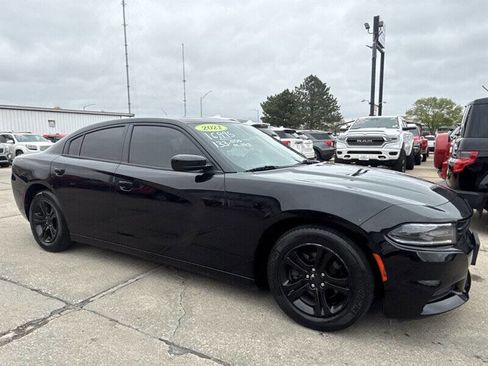 Used 2021 Dodge Charger SXT w/ Leather Interior Group RWD image 10