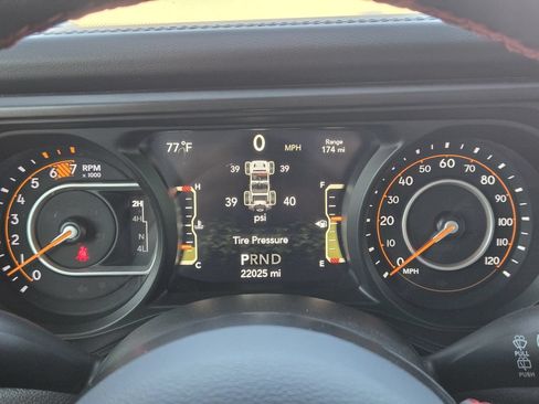Used 2024 Jeep Wrangler Unlimited Rubicon AWD/4WD image 17