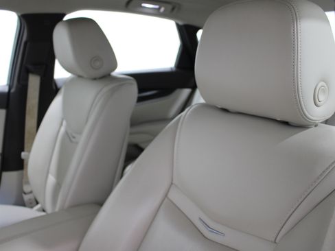 Used 2016 Cadillac XTS Luxury w/ Driver Awareness Package image 4