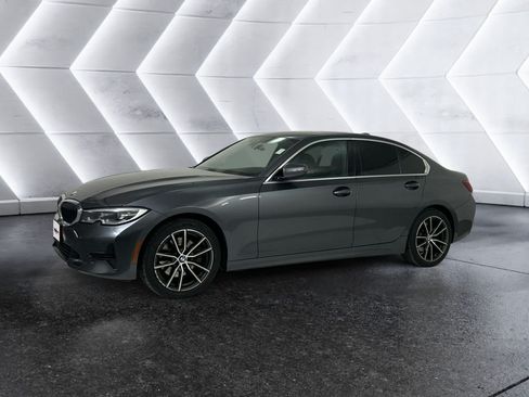 Used 2022 BMW 330i Sedan w/ Driving Assistance Package RWD image 3