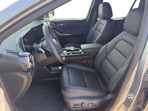 New 2026 Chevrolet Equinox LT w/ Convenience Package II AWD/4WD image 11
