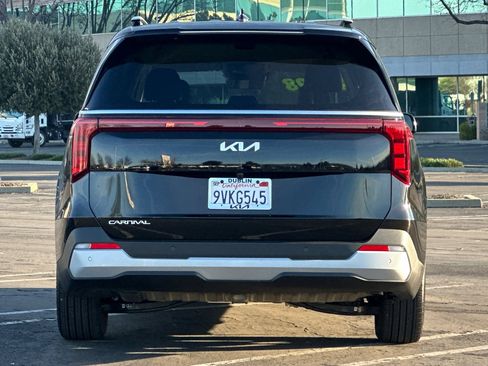 Certified 2026 Kia Carnival EX image 5