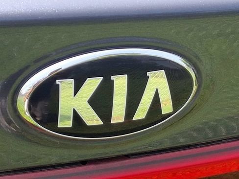 Used 2019 Kia Forte LXS FWD image 11