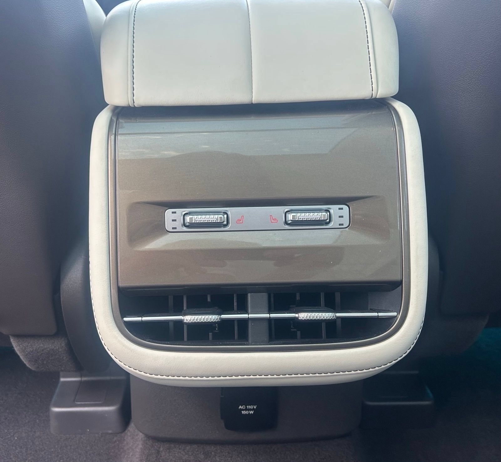 Used 2024 Lincoln Nautilus Black Label AWD/4WD image 27