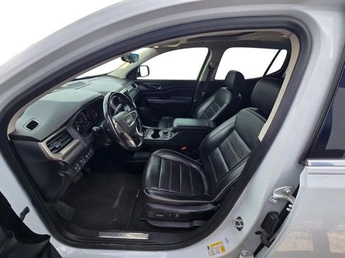 Used 2022 GMC Acadia Denali w/ Denali Technology Package image 11