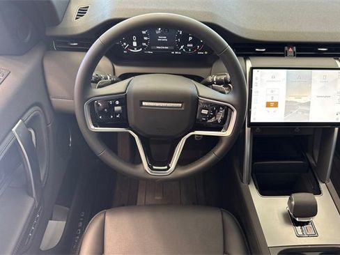 New 2025 Land Rover Discovery Sport Dynamic SE image 13