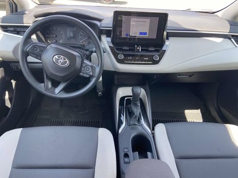 Used 2025 Toyota Corolla LE FWD image 12