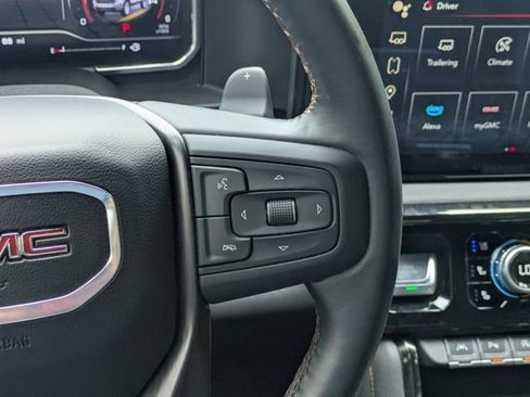 Used 2024 GMC Sierra 1500 AT4 w/ Technology Package AWD/4WD image 17