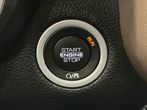 Used 2020 RAM 1500 Laramie AWD/4WD image 25