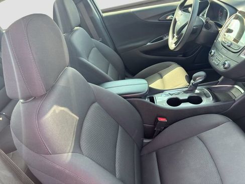 Used 2024 Chevrolet Malibu LT FWD image 9