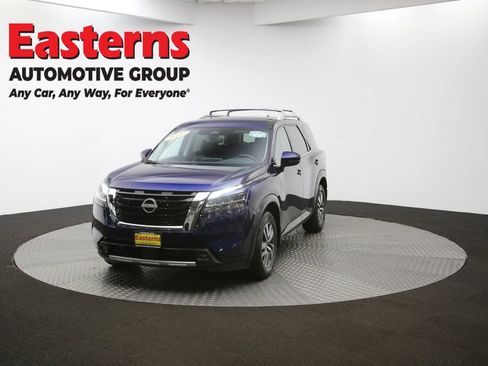 Used 2024 Nissan Pathfinder SL AWD/4WD image 54