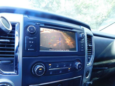 Used 2019 Nissan Titan SV RWD image 10