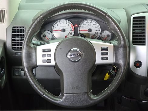 Used 2014 Nissan Xterra PRO-4X w/ Pro-4x Leather Package image 12