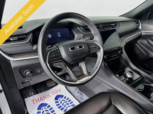 Used 2024 Jeep Grand Cherokee L Limited AWD/4WD image 9