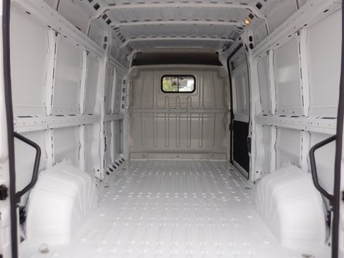 Used 2025 RAM ProMaster 2500 w/ Safety Group FWD image 6