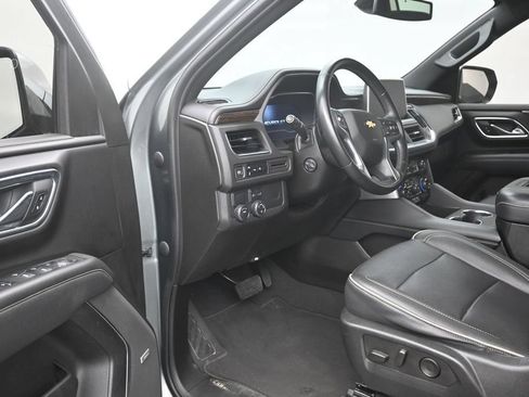 Used 2023 Chevrolet Suburban Premier RWD image 11
