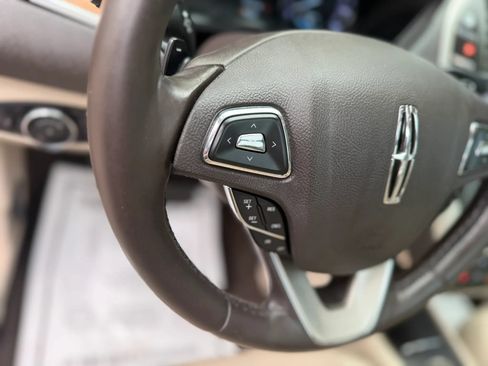 Used 2019 Lincoln MKC Select w/ Select Plus Package AWD/4WD image 24