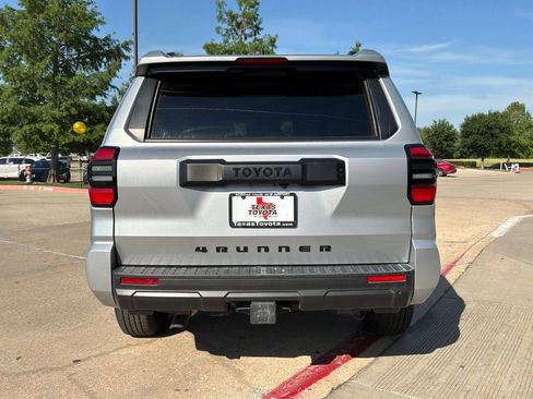 Used 2025 Toyota 4Runner SR5 RWD image 7