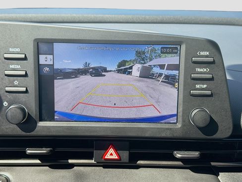 Used 2025 Hyundai Elantra Sport FWD image 11