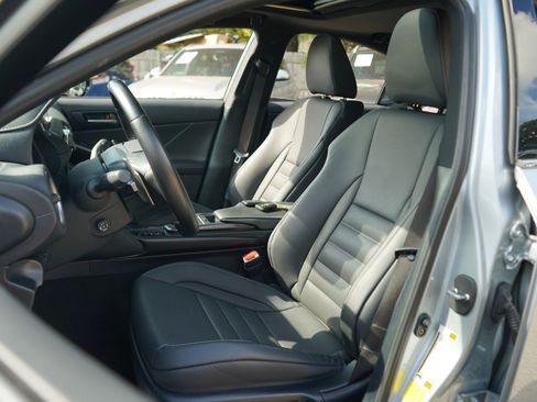 Used 2022 Lexus IS 350 F Sport image 42