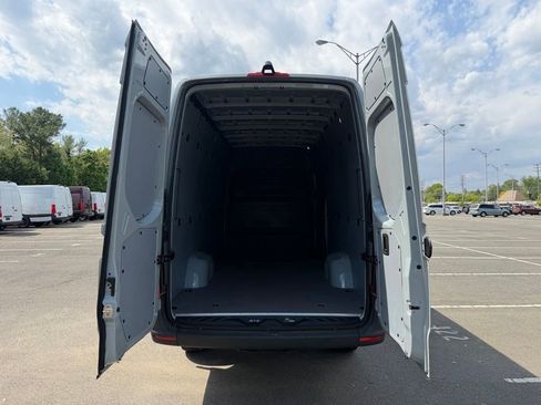 New 2025 Mercedes-Benz Sprinter 2500 image 6