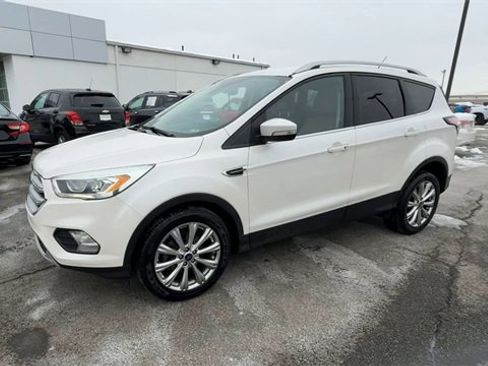 Used 2017 Ford Escape Titanium image 4