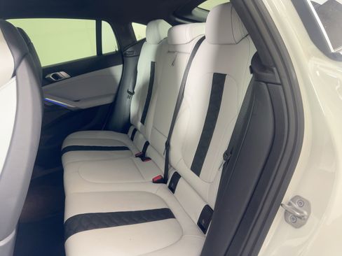 Used 2023 BMW X6 M image 16