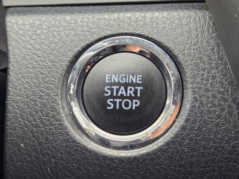 Used 2021 Toyota Camry SE w/ Convenience Package FWD image 20