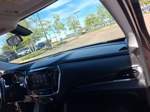 Certified 2020 Chevrolet Traverse LT image 32