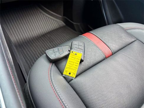 Used 2025 Chevrolet Traverse RS w/ LPO, Floor Liner Package image 32