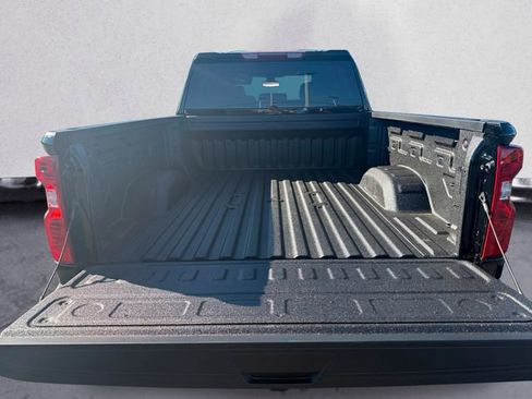 Used 2025 Chevrolet Silverado 2500 Custom w/ Custom Value Package image 25