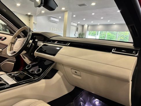 Used 2018 Land Rover Range Rover Velar R-Dynamic SE AWD/4WD image 10