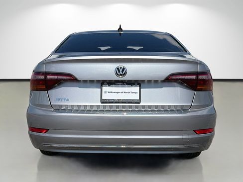 Used 2019 Volkswagen Jetta SEL w/ Cold Weather Package FWD image 4