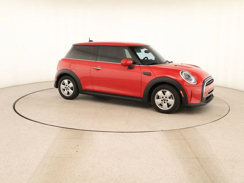 Used 2024 MINI Cooper 2-Door Hardtop FWD image 9