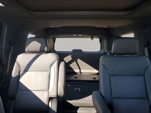 Used 2021 Chevrolet Tahoe Z71 w/ Luxury Package image 38