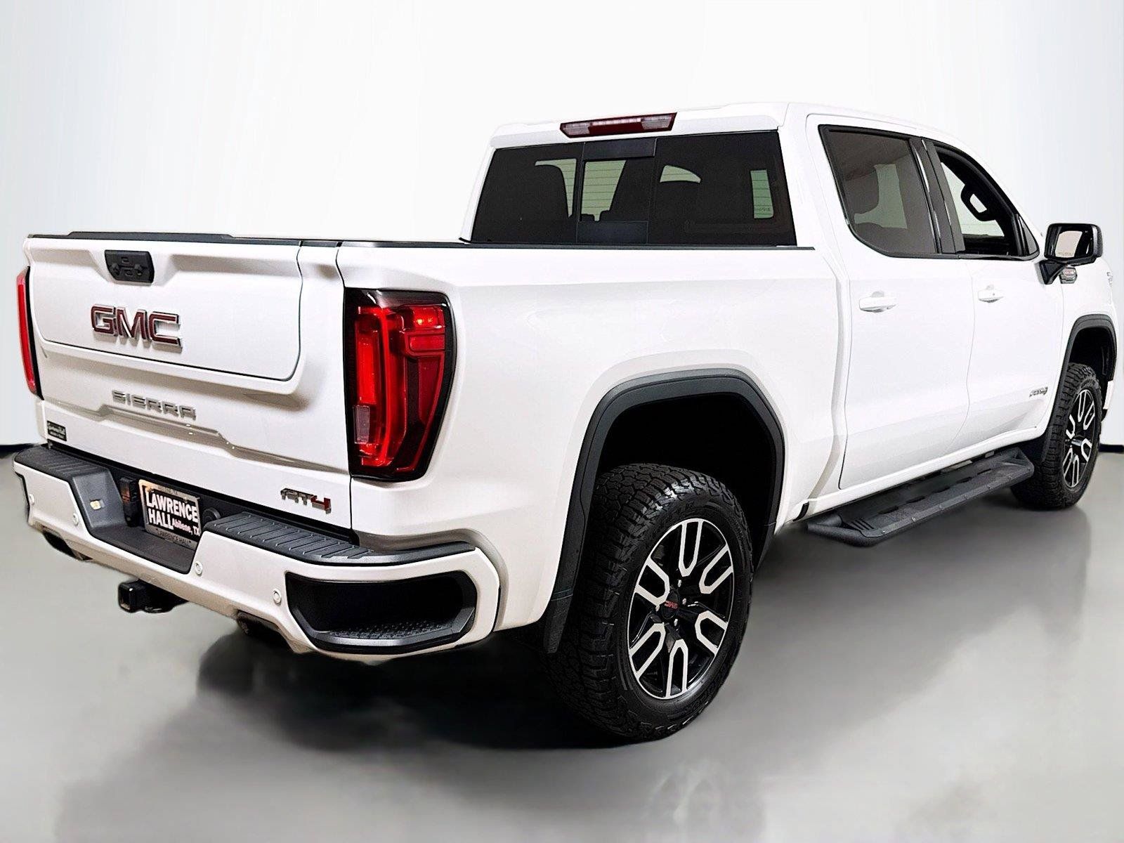Used 2024 GMC Sierra 1500 AT4 w/ AT4 Preferred Package AWD/4WD image 4